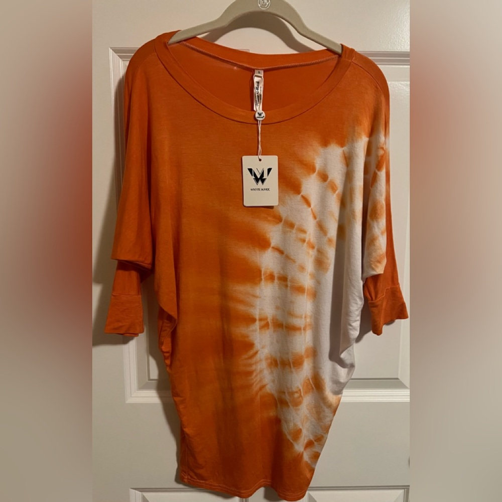 NWT White Mark orange and white tie dyed tee. Size S